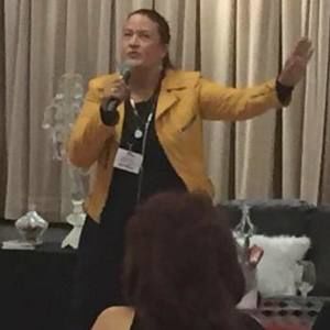 Meet your Posher, Kelly